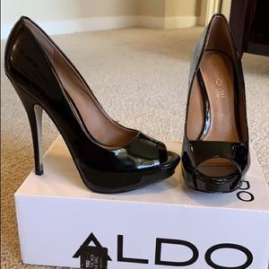 Black Aldo heels size 9